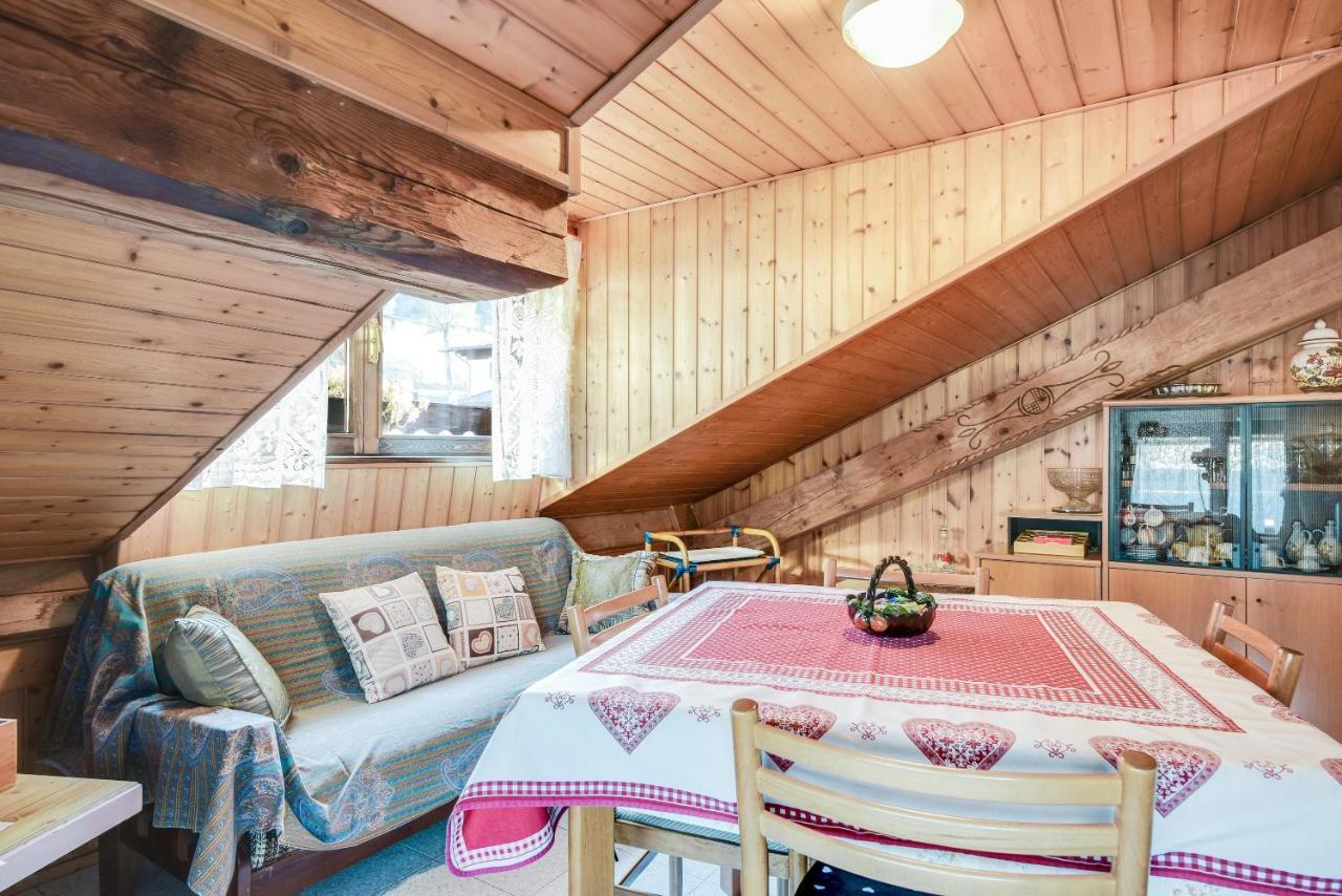 Appartement Mansarda Tra Le Dolomiti Di Brenta à Bocenago Extérieur photo