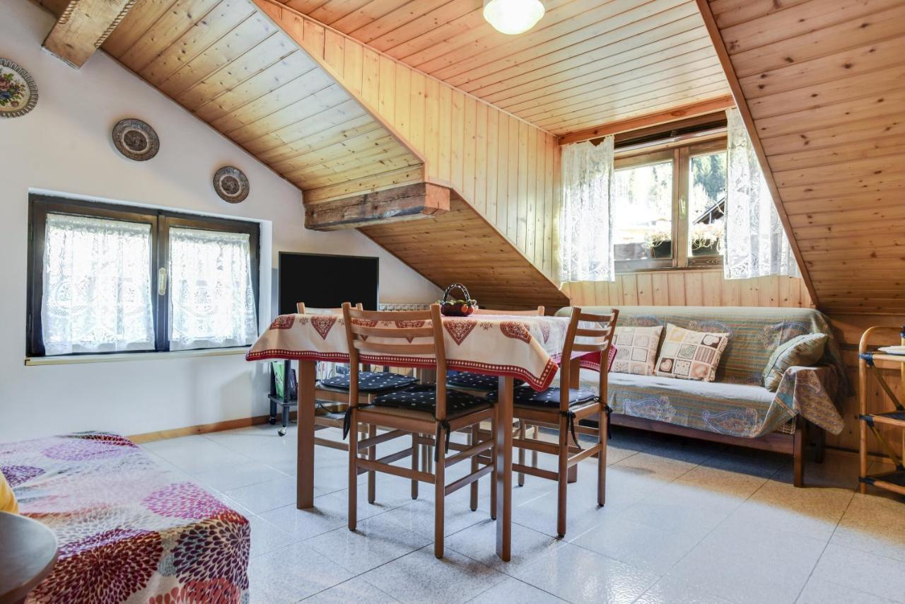 Appartement Mansarda Tra Le Dolomiti Di Brenta à Bocenago Extérieur photo