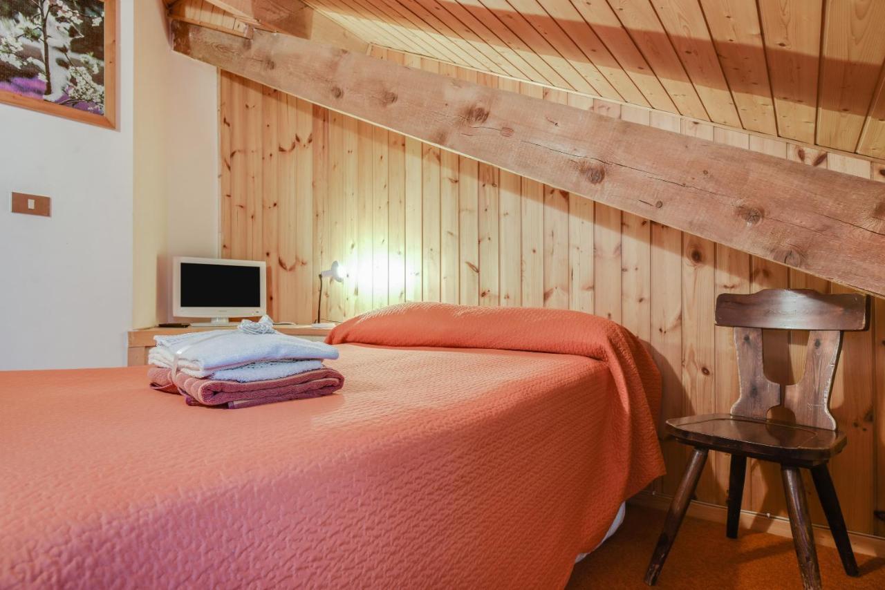 Appartement Mansarda Tra Le Dolomiti Di Brenta à Bocenago Extérieur photo